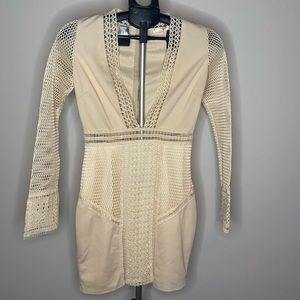 Beige short dress Small